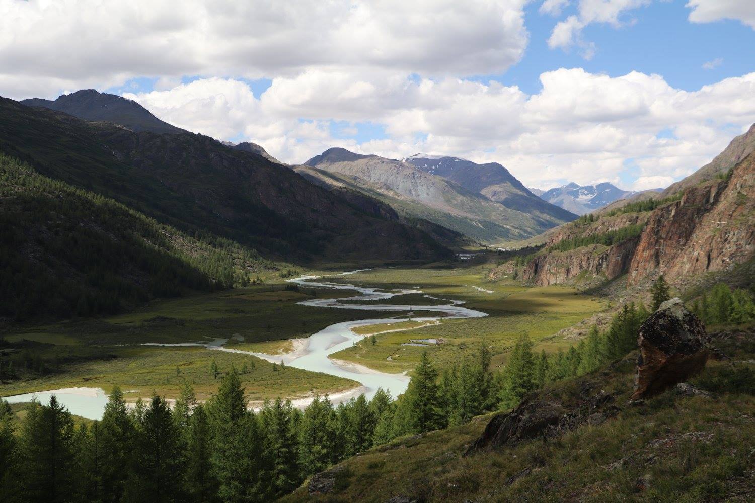 Bear Valley in western Mongolia | Mongolian travel agency | Altai mountain